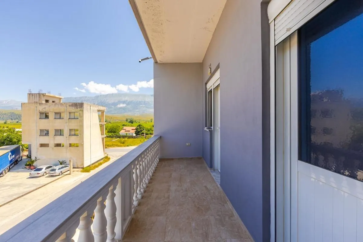 Hometown Apartment 2 Gjirokastër
