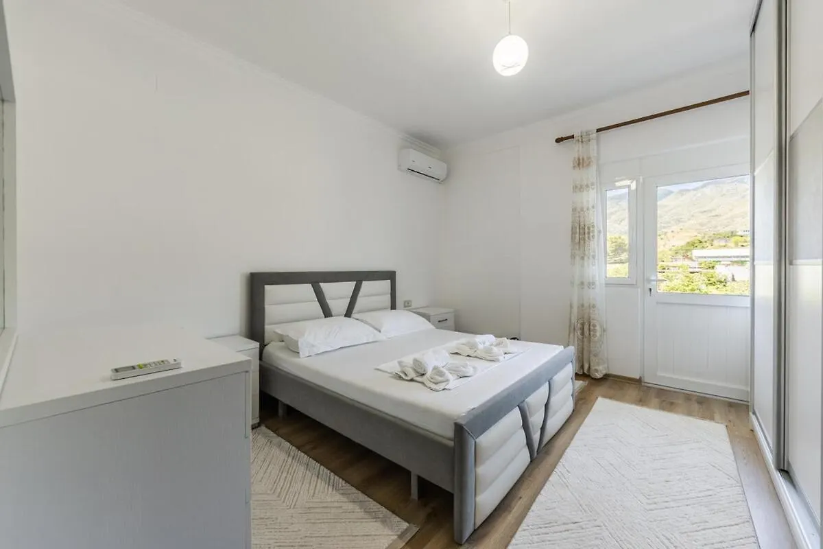 Hometown Apartment 2 Gjirokastër